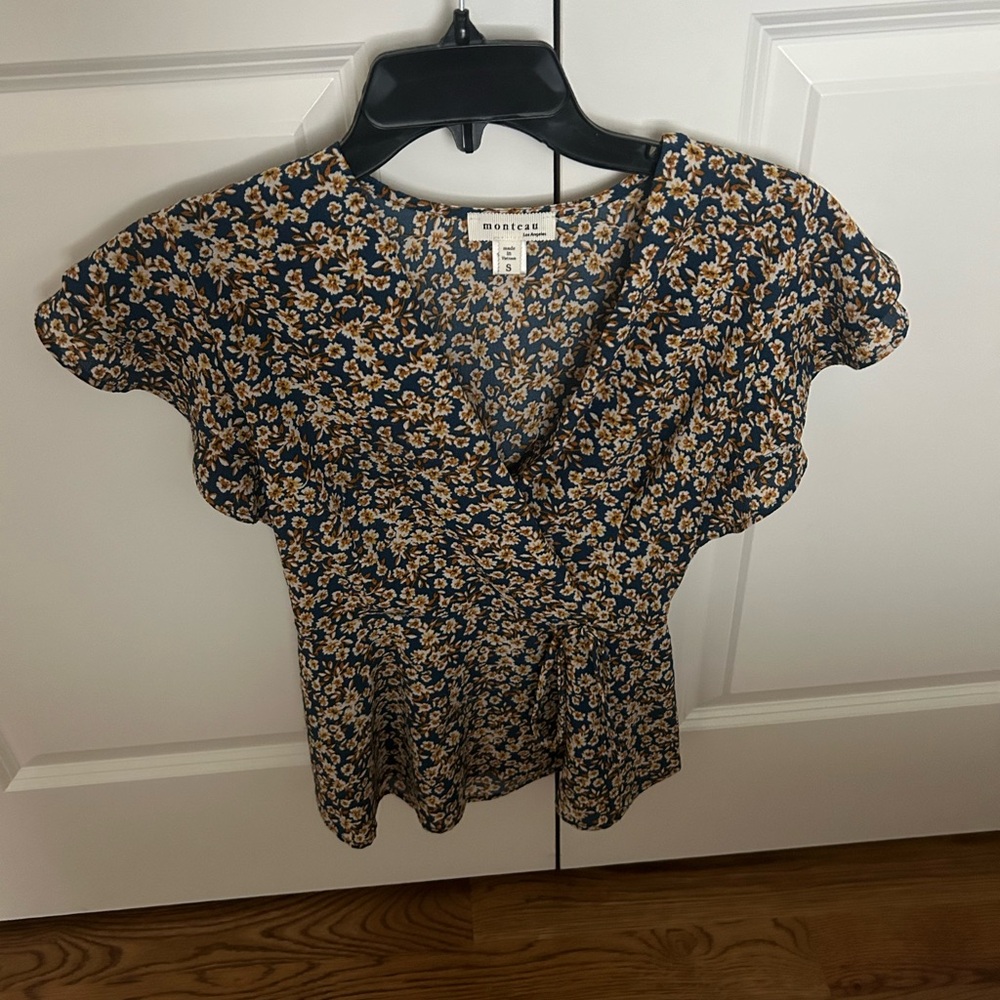 Monteau Black and Tan Flutter Sleeve Wrap Peplum Blouse